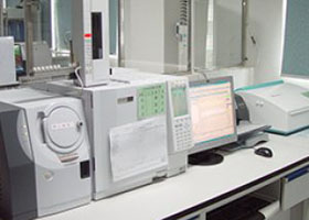 左邊儀器 測試PBBs.PDBEs(多溴聯苯.多溴聯苯醚)